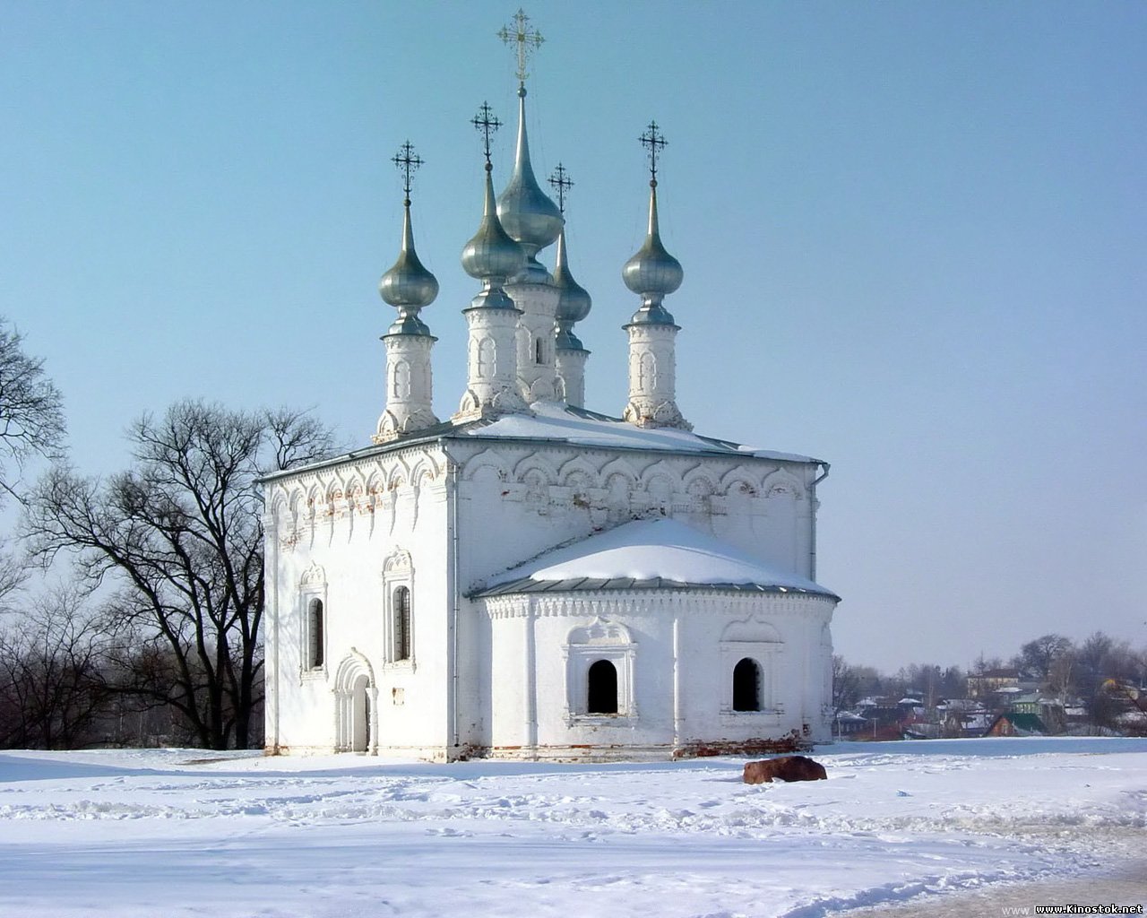 Зимний храм в Суздале